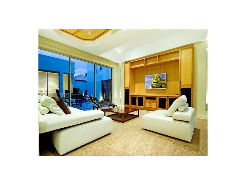 8034 Key Waters, Hope Island QLD 4212