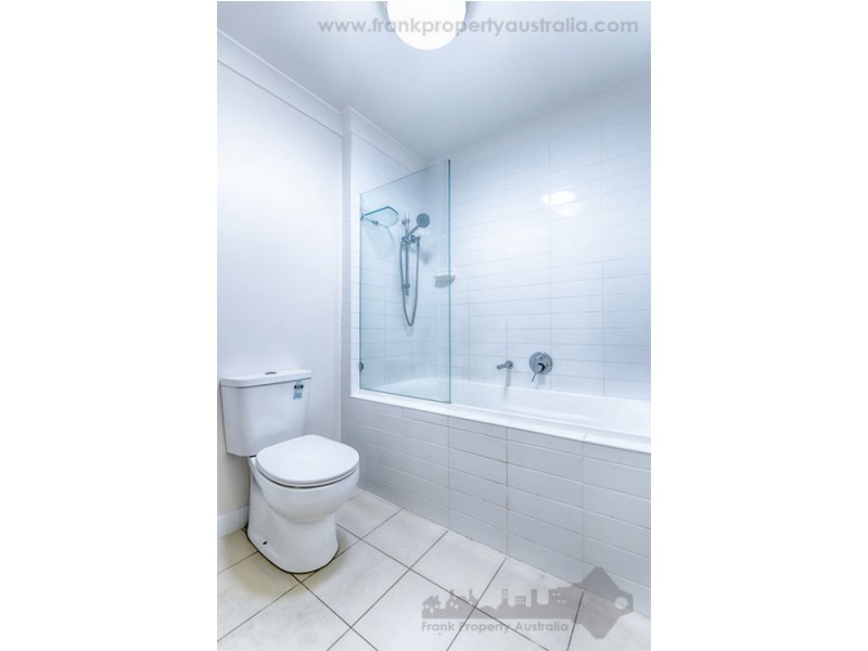 18 Whitley St, Mount Gravatt East QLD 4122