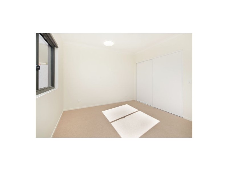 2/171 Scarborough Street,, Southport QLD 4215