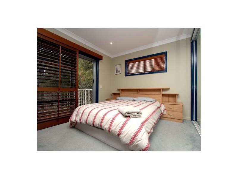 30 Faringdon Street, Robertson QLD 4109