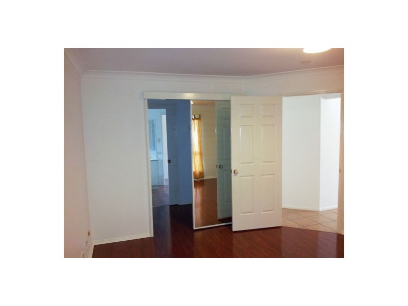 11 Scarlet Oak Place, Calamvale QLD 4116