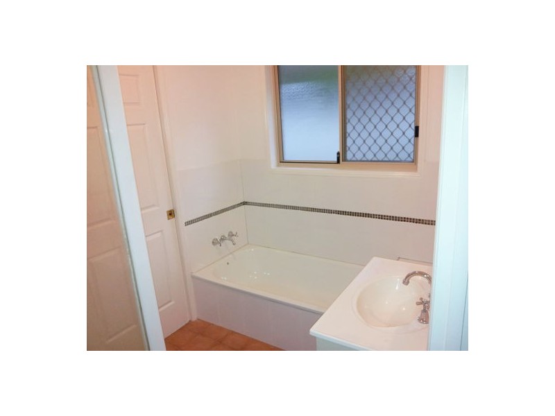 11 Scarlet Oak Place, Calamvale QLD 4116