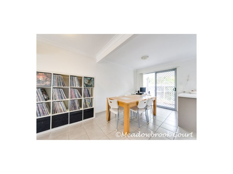 34 University Drive, Meadowbrook QLD 4131