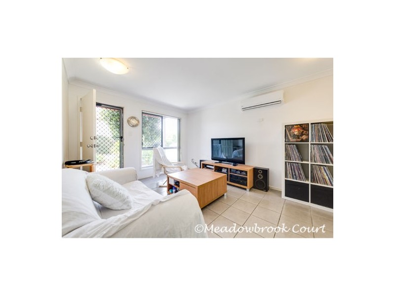 34 University Drive, Meadowbrook QLD 4131