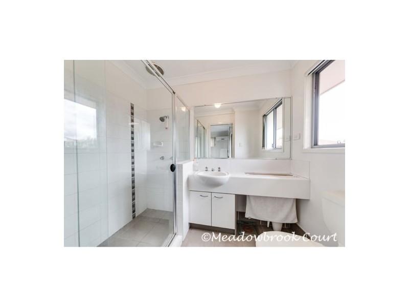 34 University Drive, Meadowbrook QLD 4131