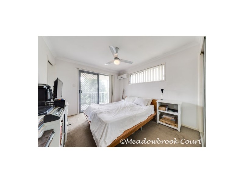 34 University Drive, Meadowbrook QLD 4131