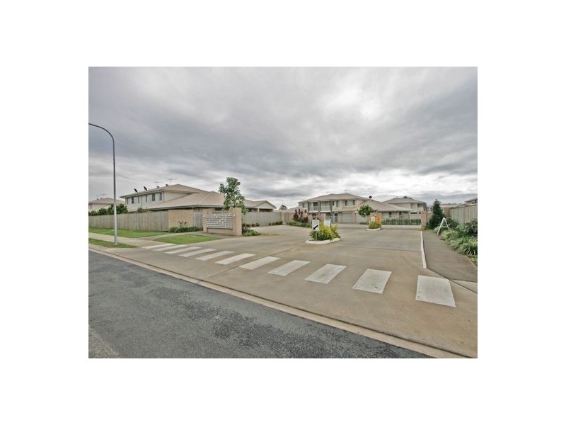 55/15 workshops st, Brassall QLD 4305