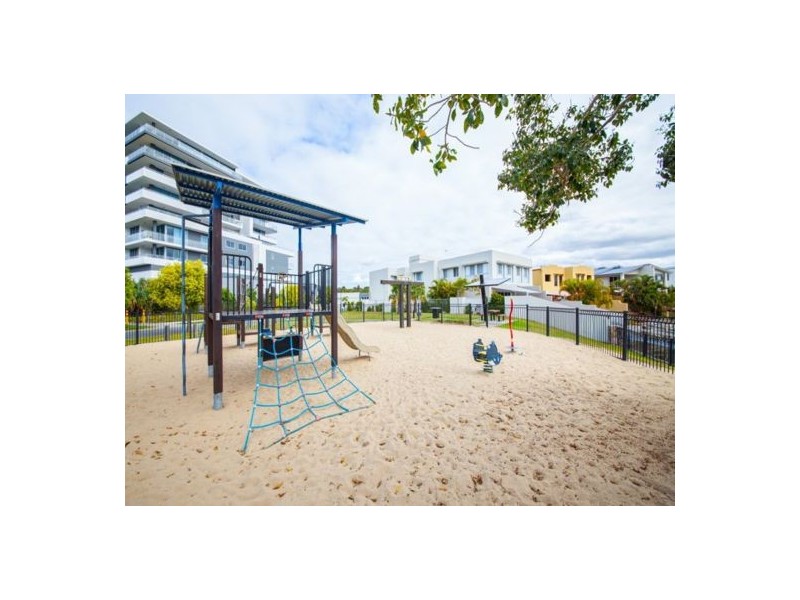 605 15 Compass Drive, Biggera Waters QLD 4216