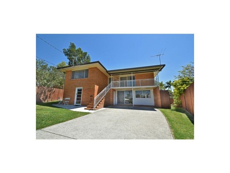 17 Hilary street, Wishart QLD 4122