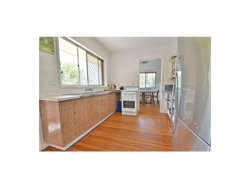 17 Hilary street, Wishart QLD 4122