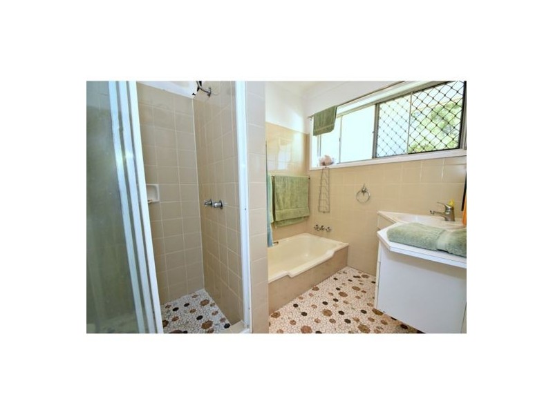 17 Hilary street, Wishart QLD 4122