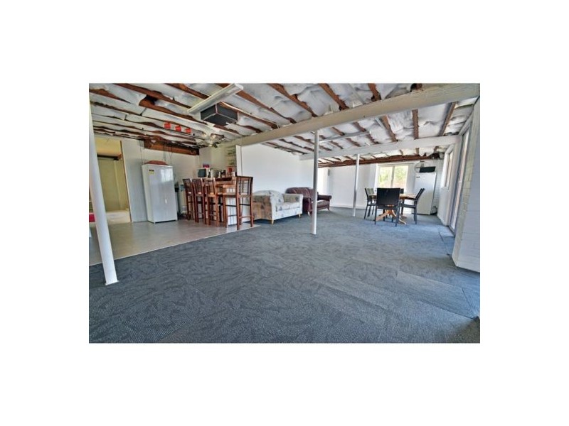 17 Hilary street, Wishart QLD 4122