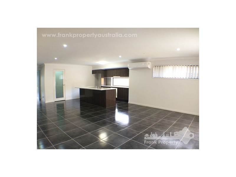 8 Troy Knight Drive, Pimpama QLD 4209