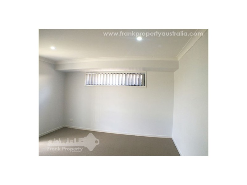 8 Troy Knight Drive, Pimpama QLD 4209