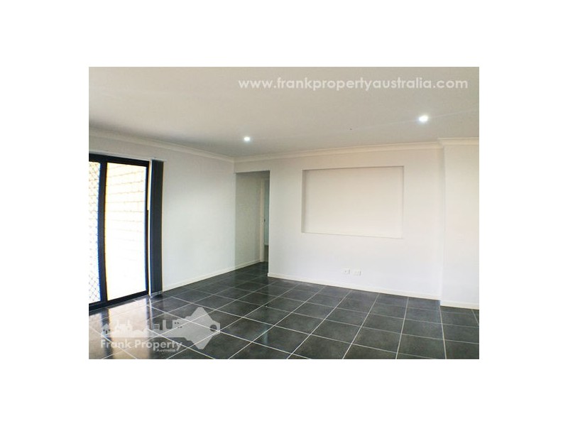 8 Troy Knight Drive, Pimpama QLD 4209