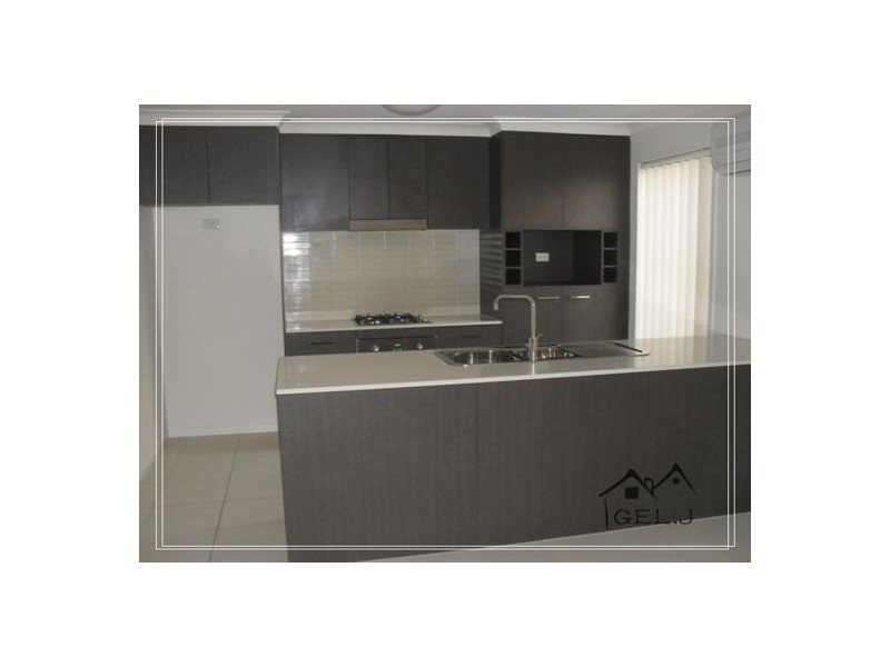 8 1 Belongil Street, Pacific Pines QLD 4211