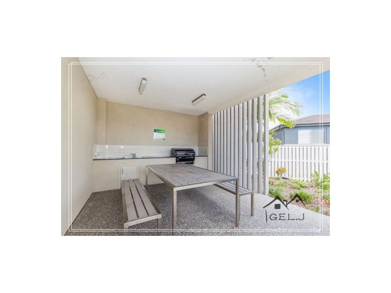 8 1 Belongil Street, Pacific Pines QLD 4211