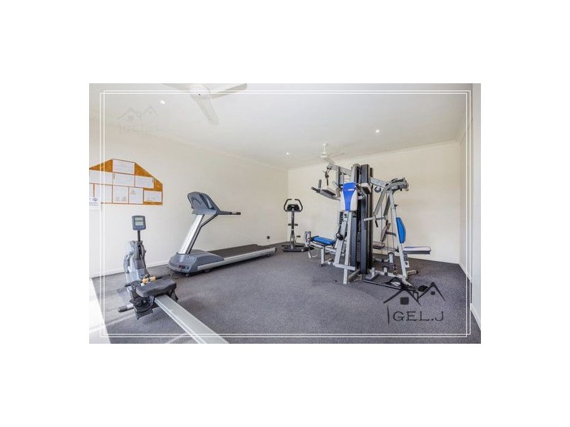 8 1 Belongil Street, Pacific Pines QLD 4211