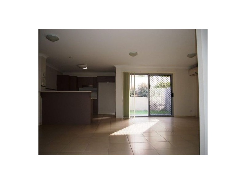 J/2 Toohey Street, Pacific Pines QLD 4211