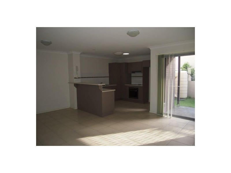 J/2 Toohey Street, Pacific Pines QLD 4211