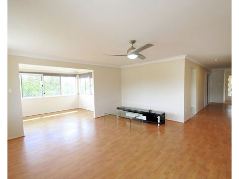 1 Elmwood Circuit, Springfield Lakes QLD 4300