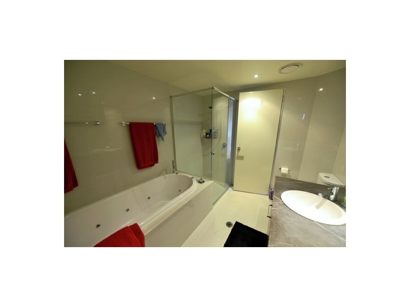 4 wahroonga place, Surfers Paradise QLD 4217