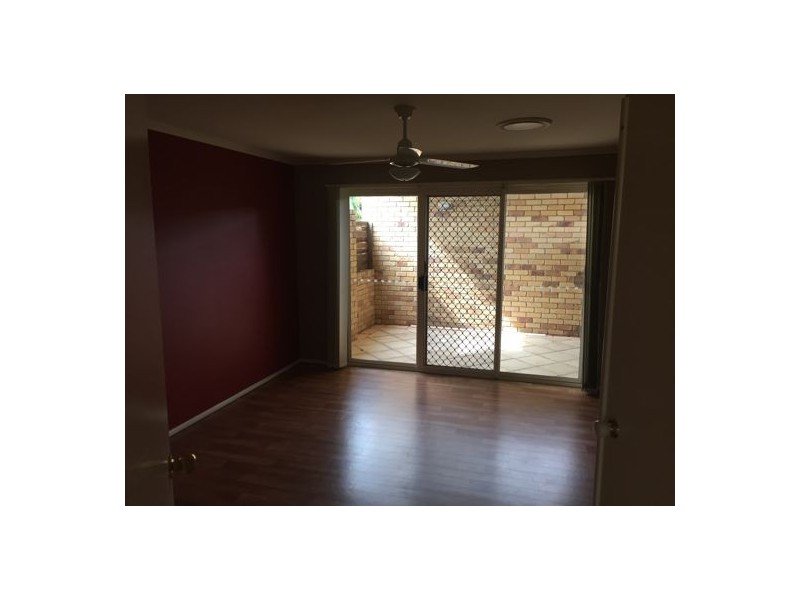 8 Lochano Close, Parkinson QLD 4115