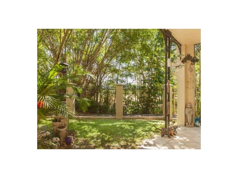 102/72 Kowinka Street, White Rock QLD 4868