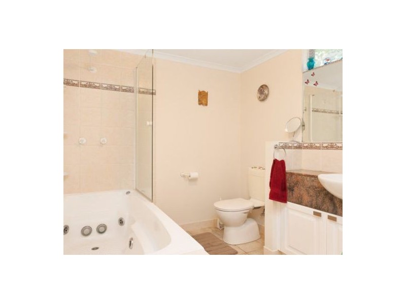 102/72 Kowinka Street, White Rock QLD 4868