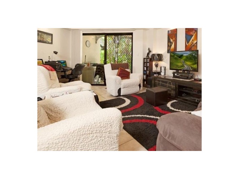 102/72 Kowinka Street, White Rock QLD 4868