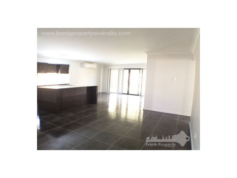 15 Maurie Pears Avenue, Pimpama QLD 4209