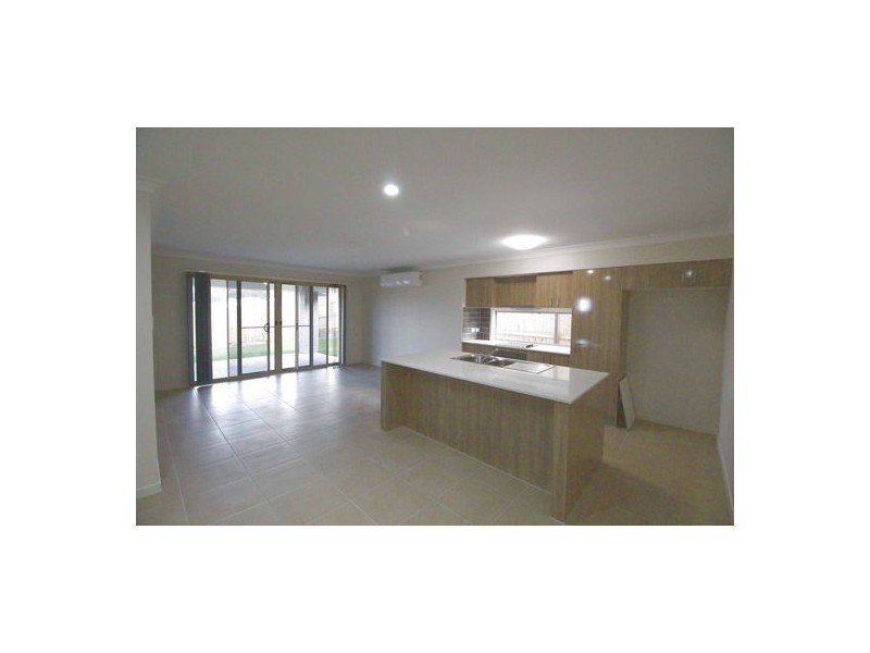 17O Dixon drive, Pimpama QLD 4209