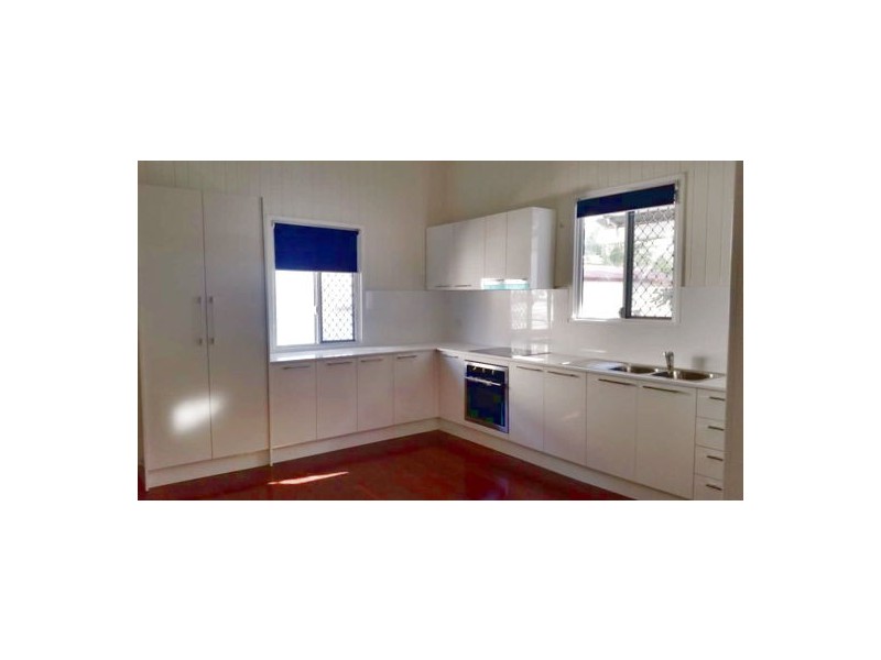 77 Earl Street, Greenslopes QLD 4120