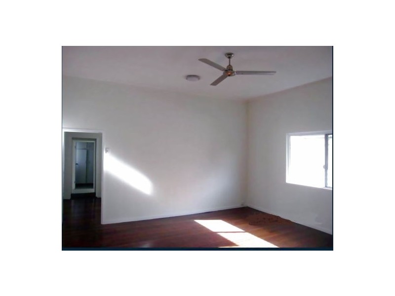 77 Earl Street, Greenslopes QLD 4120