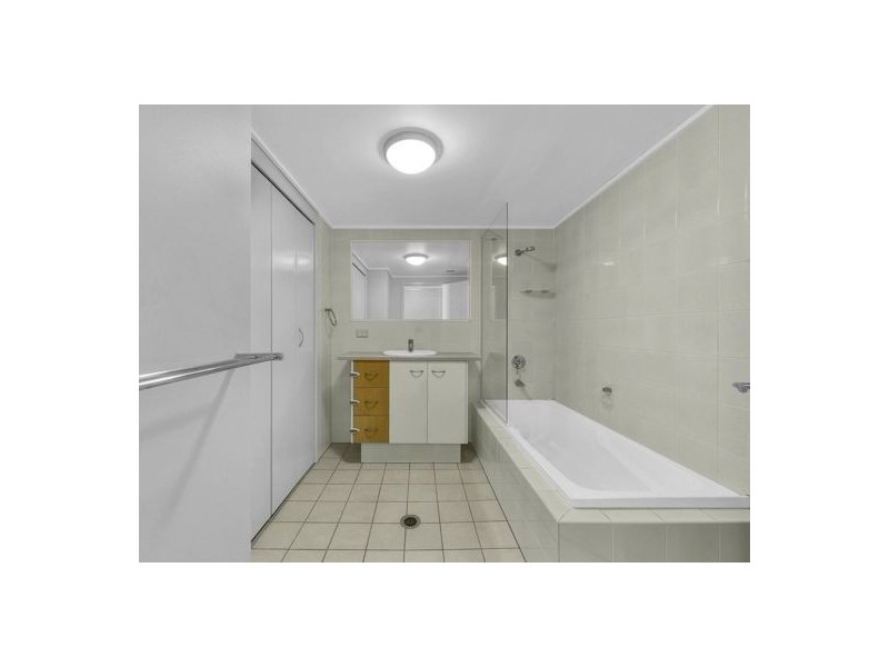 41 Oxlade Drive, New Farm QLD 4005