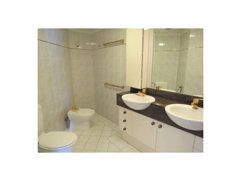 8 35 Howard street, Brisbane City QLD 4000