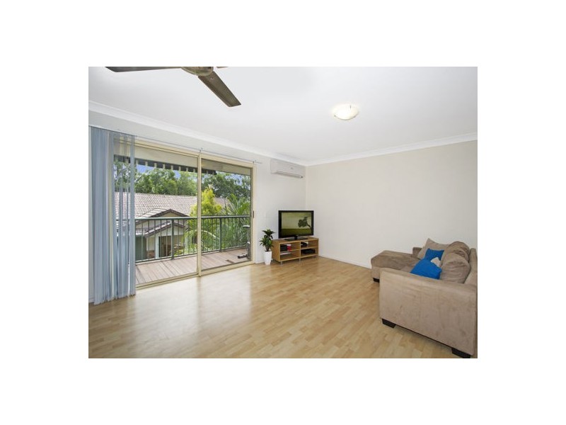 3 15 Simpsons Road, Elanora QLD 4221