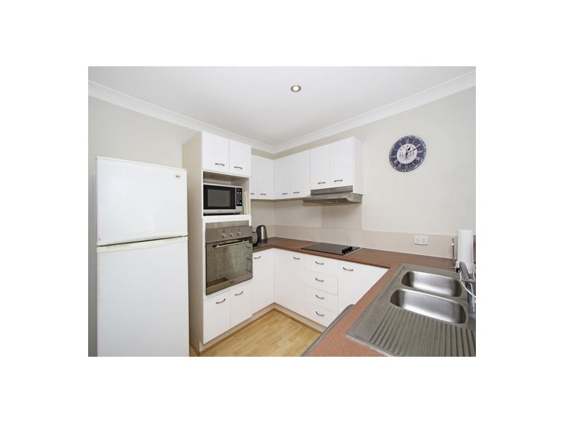 3 15 Simpsons Road, Elanora QLD 4221