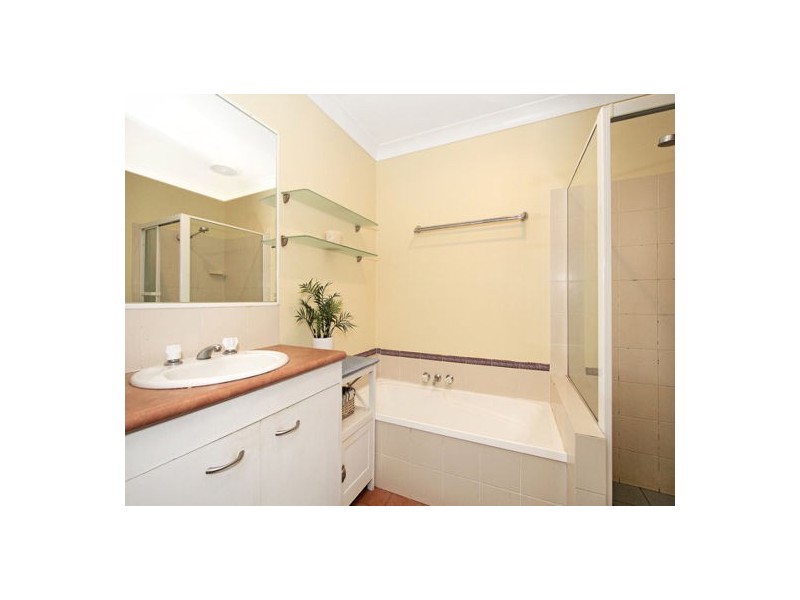 3 15 Simpsons Road, Elanora QLD 4221