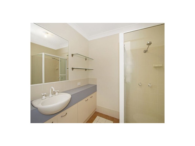 3 15 Simpsons Road, Elanora QLD 4221