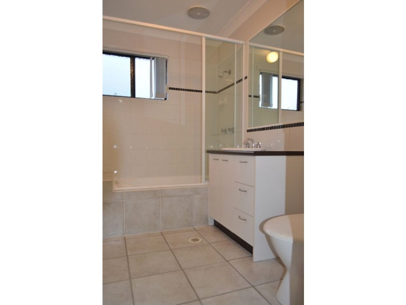 1158 Cavendish Road, Mount Gravatt East QLD 4122