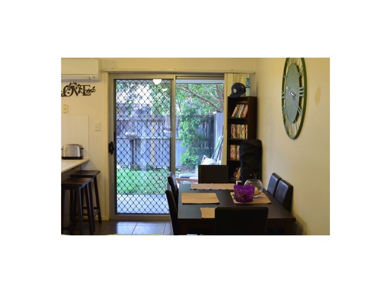 2/2 Rory Court, Calamvale QLD 4116