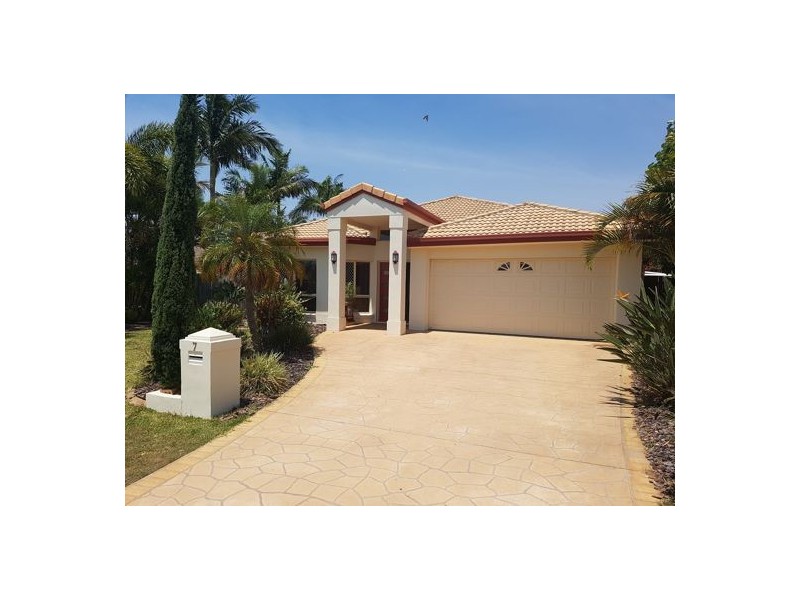 7 Bellevista Crescent, Wellington Point QLD 4160