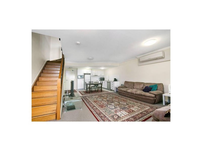 21/3 Lindwll street, Upper Mount Gravatt QLD 4122