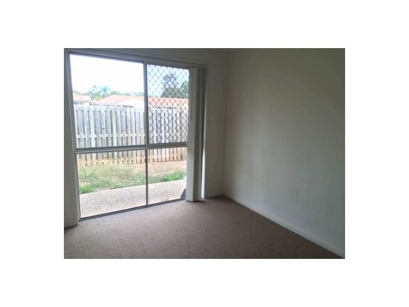 9/8 Rosegum Pl, Redbank Plains QLD 4301