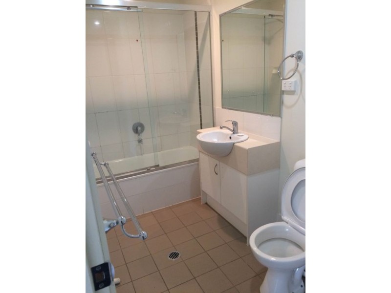 9/8 Rosegum Pl, Redbank Plains QLD 4301