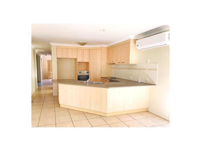 16 Oakridge Place, Molendinar QLD 4214