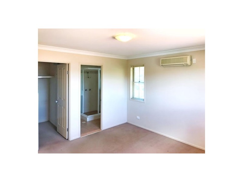 16 Oakridge Place, Molendinar QLD 4214