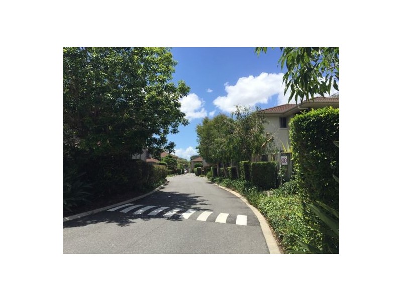 Unit 11 6 Myrtle Crescent, Bridgeman Downs QLD 4035