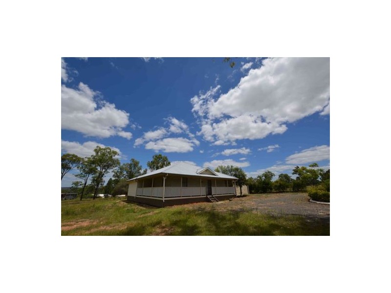 160 Lakes Drive, Laidley Heights QLD 4341